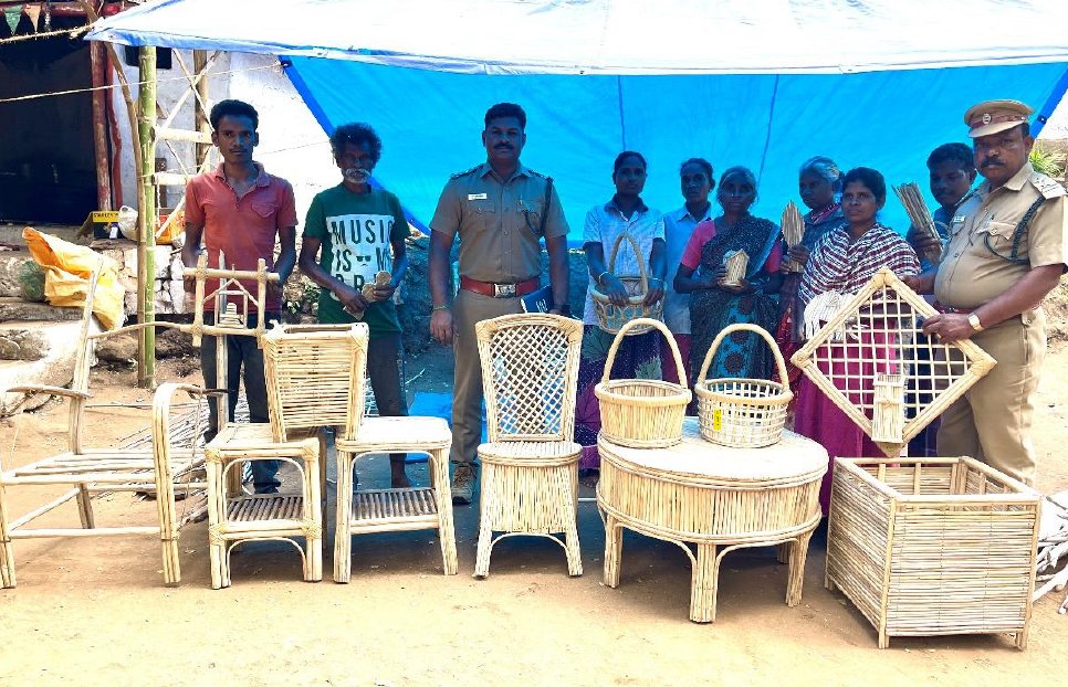 ntca_india's tweet photo. Lantana, an invasive species prevalent in tiger habitats, is being converted into a variety of furniture by Anamalai Tiger Reserve, Tamil Nadu by training a team of Pulaiyars community members of Keelpoonachi Eco-development Committee. @byadavbjp @AshwiniKChoubey @moefcc https://t.co/BC9pqlQeI7