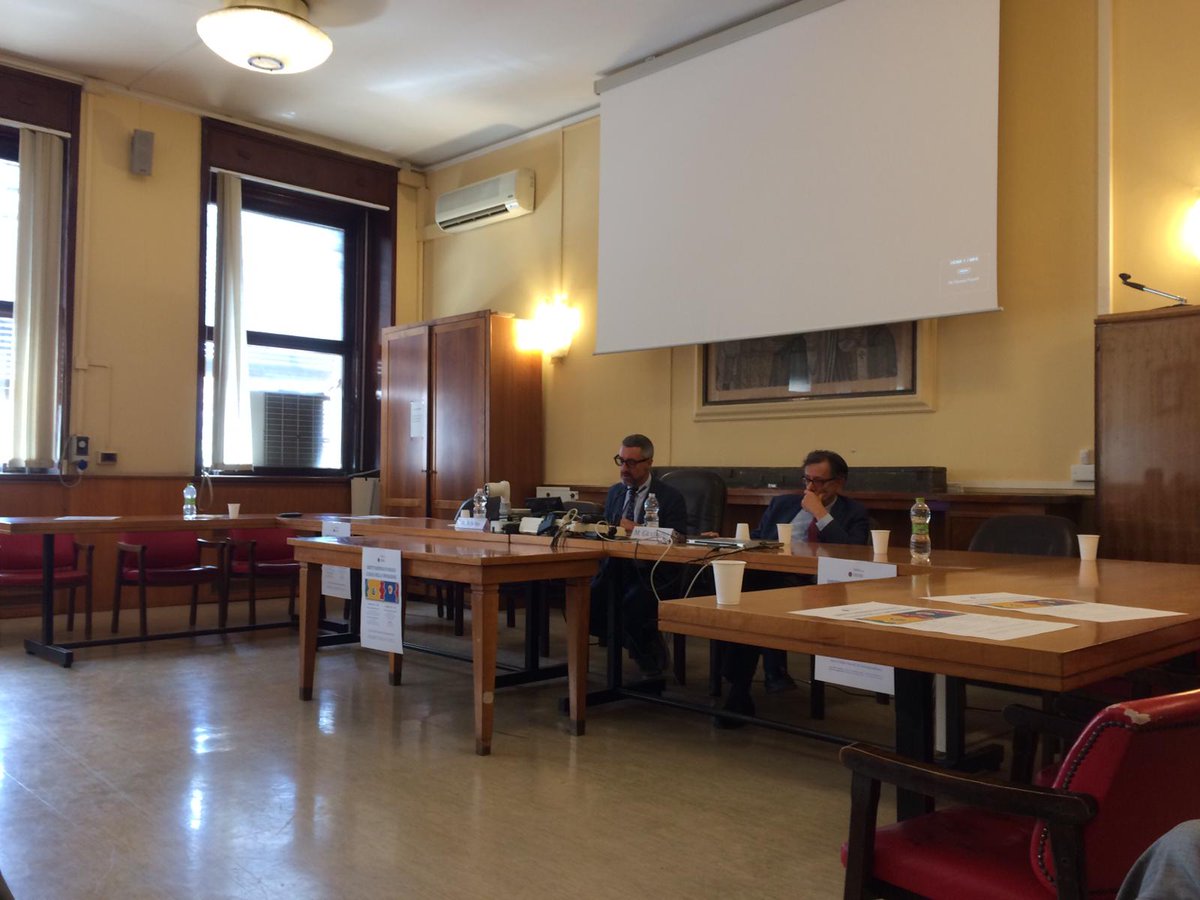 GroppiTania's tweet image. Discussing #legalculture #policytransfer #legaltransplants @SapienzaRoma @dipecsiena with Alessandro Somma and Michele Graziadei, Maria Emilia Casas Baamonde, quoting @KatharinaPistor