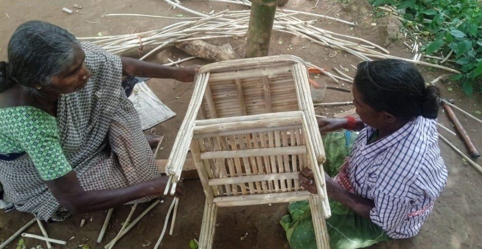 ntca_india's tweet photo. Lantana, an invasive species prevalent in tiger habitats, is being converted into a variety of furniture by Anamalai Tiger Reserve, Tamil Nadu by training a team of Pulaiyars community members of Keelpoonachi Eco-development Committee. @byadavbjp @AshwiniKChoubey @moefcc https://t.co/BC9pqlQeI7