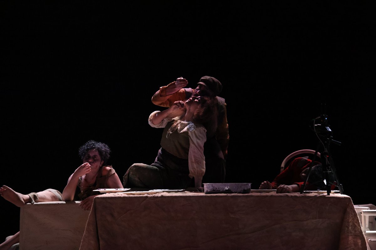 UASharjah's tweet photo. Last term in #TheatreLab โ 'Pressure Drop.'
An adventurous journey for our most recent cohort of BA students, #collaborating with our Year 2 - #ProductionArts students, multiple captivating shows were celebrated in the Academy to bring their first year at #SPAA to a creative end. https://t.co/fzjgCUrcRY