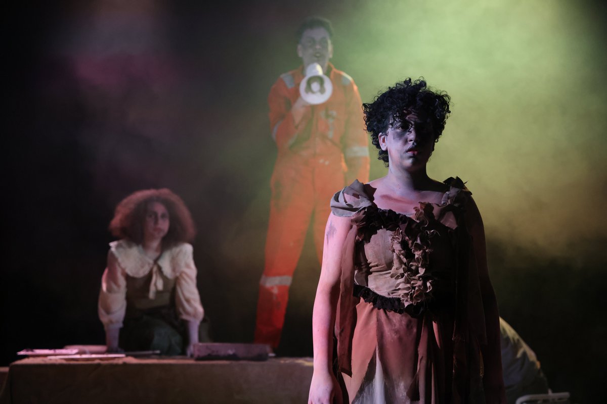 UASharjah's tweet photo. Last term in #TheatreLab โ 'Pressure Drop.'
An adventurous journey for our most recent cohort of BA students, #collaborating with our Year 2 - #ProductionArts students, multiple captivating shows were celebrated in the Academy to bring their first year at #SPAA to a creative end. https://t.co/fzjgCUrcRY