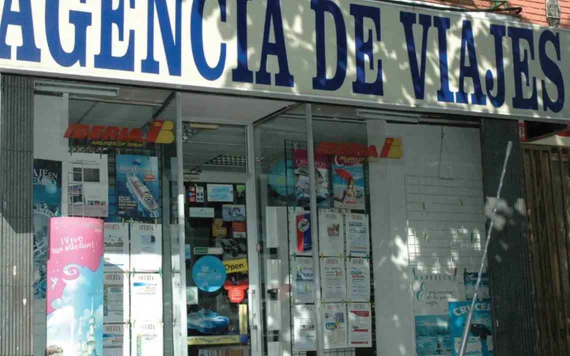 CONMIRAS's tweet image. Ahora en #Lazartenporelmango con @andrealazarteok en @CadenaMaxima hablamos con la Responsable de ALIAR VIAJES. Vice presidente de Asociación Salteña de Agencias de Viajes, Lia Rivella