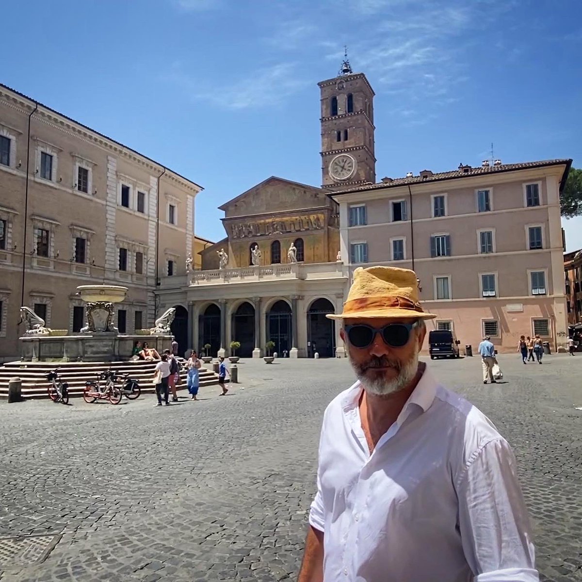 RomaOra_it's tweet photo. Dove si trova la casa più piccola di #Trastevere?!? Se non addirittura di tutta #Roma!

Qui la risposta ⤵️⤵️⤵️
https://t.co/EnWIDviqmL https://t.co/AYkm9p3vtE
