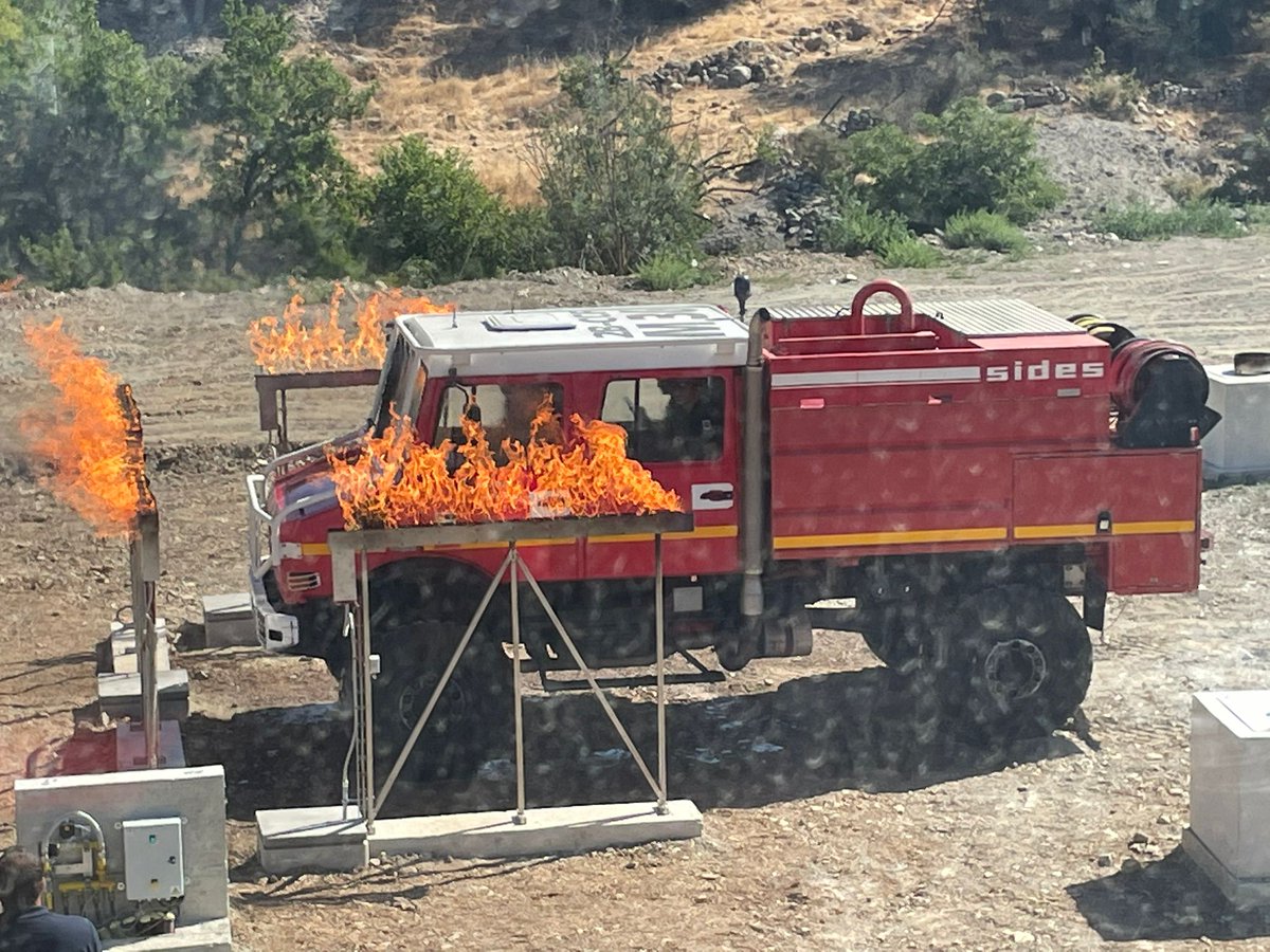 sis_2b's tweet photo. Pré-réception de l'espace pédagogique FDF Espaces Naturels sur le plateau technique de #EDSP #Corte et essais de sécurité sur l'installation et les brûleurs. Merci à Fluides Pétrole Services pour cette réalisation et mise en œuvre #INTERREG #MEDSTAR #MEDCOOPFIRE @pc_maritime https://t.co/m5YT8Mx5PW