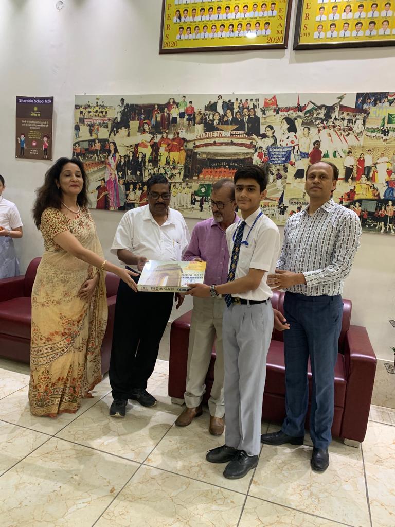 IncomeTaxUPWest's tweet photo. PrCIT Muzaffarnagar office organised and distributed board games to school children to encourage them to become honest tax paying citizens in future.
#AazadiKaAmritMahotsav https://t.co/J4JiBz2Mbh