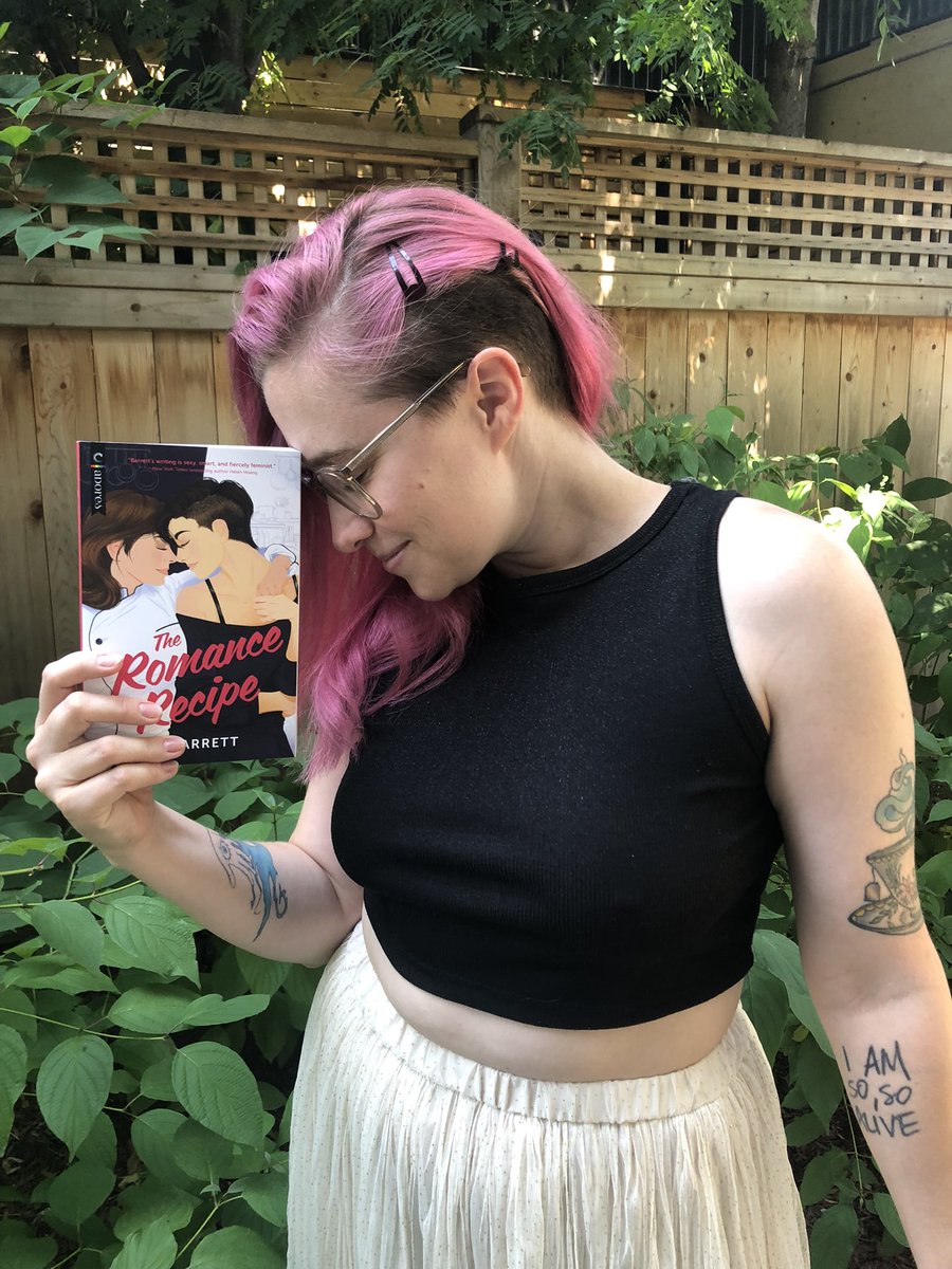 RubyBarretWrite's tweet photo. ✨EW: The Romance Recipe will be another entry on your keeper shelf

🔖Book Page: Barrett masterfully portrays the sensation of infatuation growing into true love

🇺🇸USA Today: simply put, it’s a treat

👵my mom: two girls?!

buy your copy today: https://t.co/He7tEb6LEt https://t.co/jKaXoYaTgx