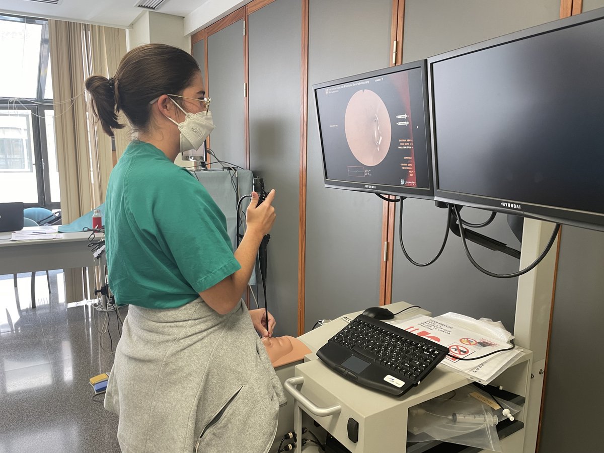 fundagora's tweet photo. Durante junio se comenzó en el Hospital #DrNegrin el #Taller de #SimulacionVirtual por #Fibroscopia para los #MIR de #UMI

Estos talleres se realizan de acuerdo a la subvención entre Fundación Ágora y el Servicio Canario de Salud (@SanidadGobCan)

+ info: 
https://t.co/VujjId01Ly https://t.co/4Ga2bz1AMU