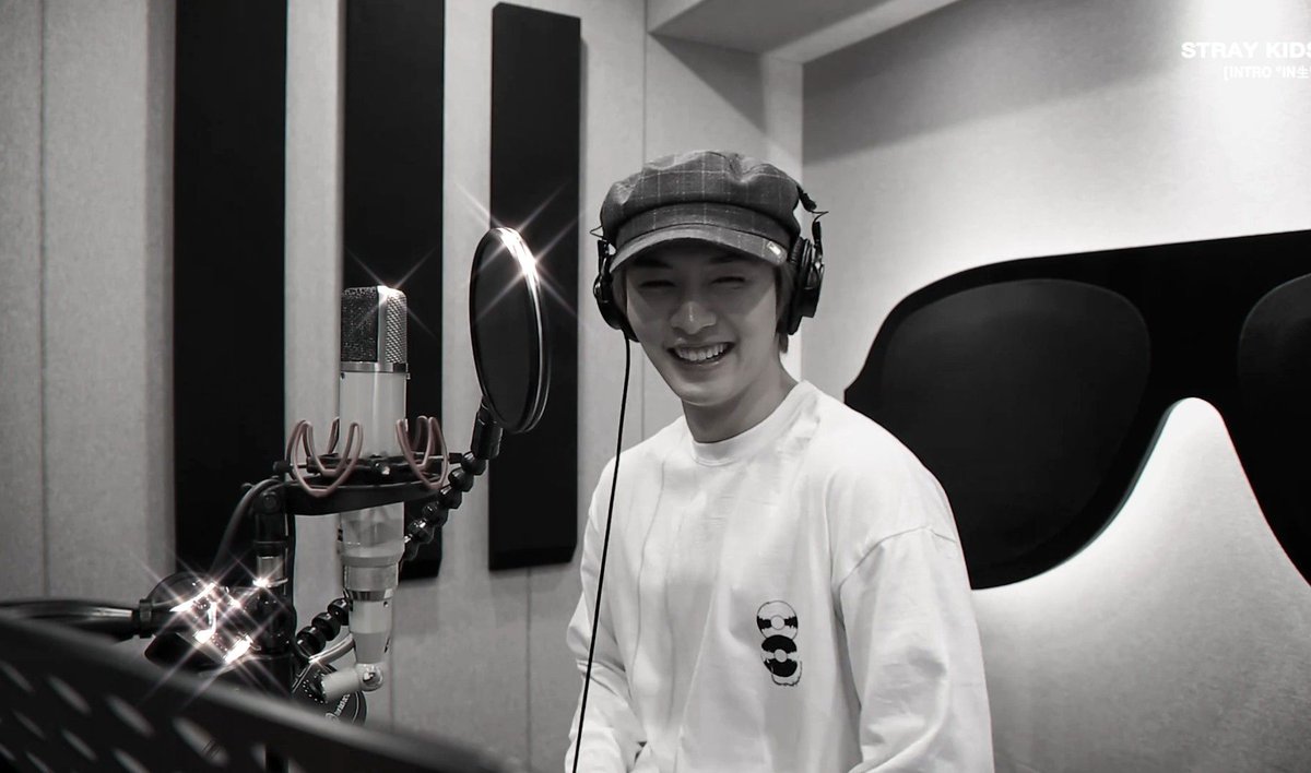 leebitamin's tweet photo. — #LEEKNOW of the day ☆

 🗣️Lee Know: I want to become a singer.

Lee Know of Stray Kids inside the recording studio cuz he's now a singer, a talented human being rather https://t.co/Oy0y9IbIjl