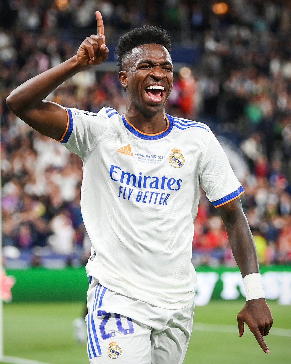 brfootball's tweet photo. ▪️ 22 goals, 20 assists
▪️ Champions League 
▪ La Liga
▪️ Spanish Super Cup
▪️ New deal incoming

Vinícius Júnior turns 22 today. He had himself a 2021-22 to remember ​​🔥 https://t.co/jqTazZCtLr