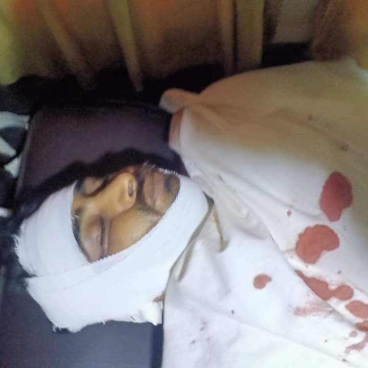 MandhroRouf's tweet photo. اڄ وري حيدرآباد ۾ پٺاڻن سنڌ جي جهولي ۾ هڪ سنڌي نوجوان جو لاش ڏيئي ڇڏيو 

حيدرآباد واڌو واھ گيٽ سان لڳ سلاءُلدين ايوبي ھوٽل جي مالڪن  پٺاڻن ماني جي بل تان  ھوٽل ۾ لڪايل اسلحو ڪڍي سنڌي نوجوان کي سري عام گوليون ھڻي شھيد ڪري ڇڏيو جيڪا قوم ظلم سهندي رهندي اهوا ائين قتل ٿيندي رهندي https://t.co/Z1ascqdQRy