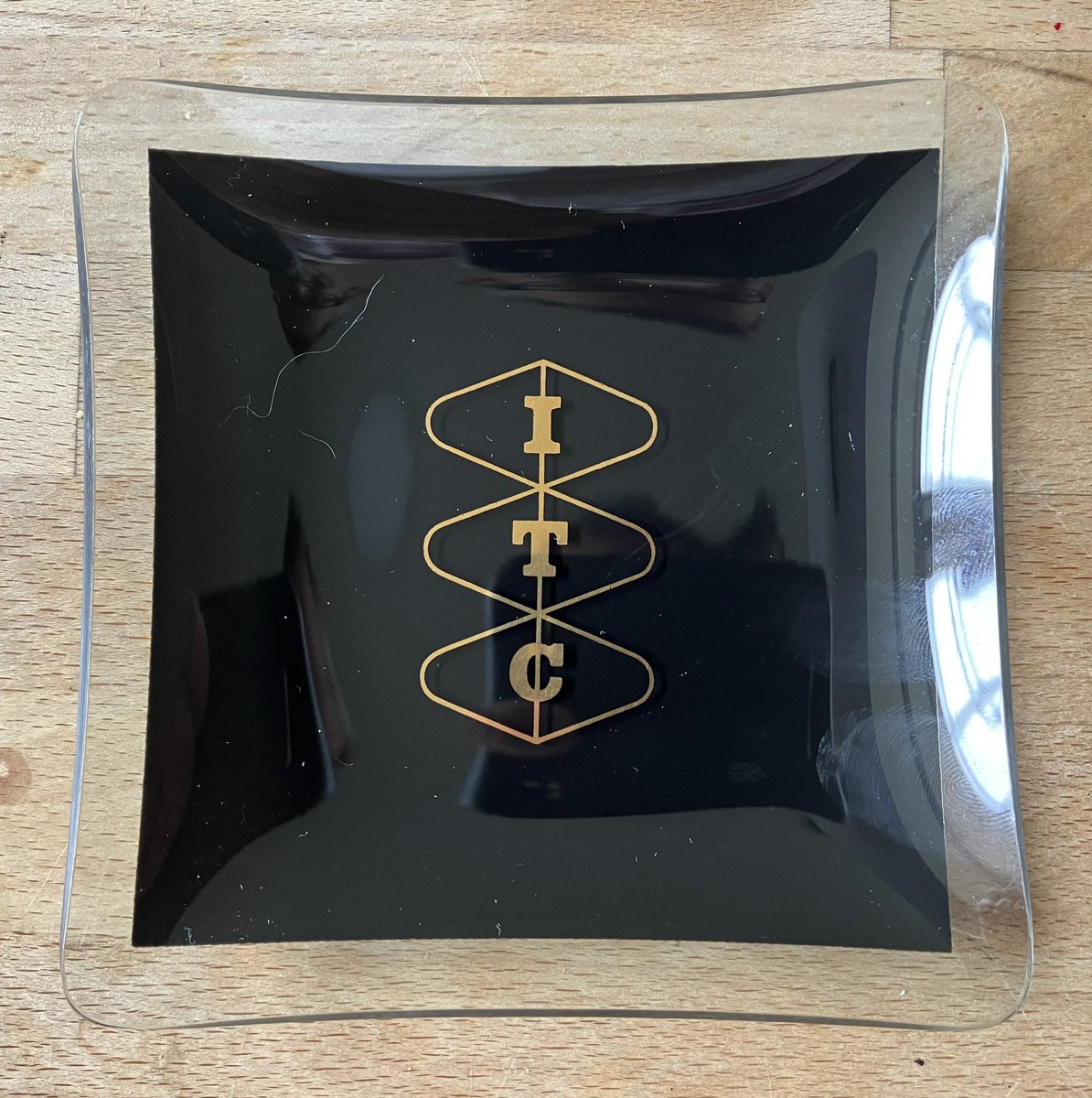 JazWiseman's tweet photo. ITC 1960s ashtray or is it paper clip holder. #ITC #60sDesign https://t.co/D7NPmxmdSe