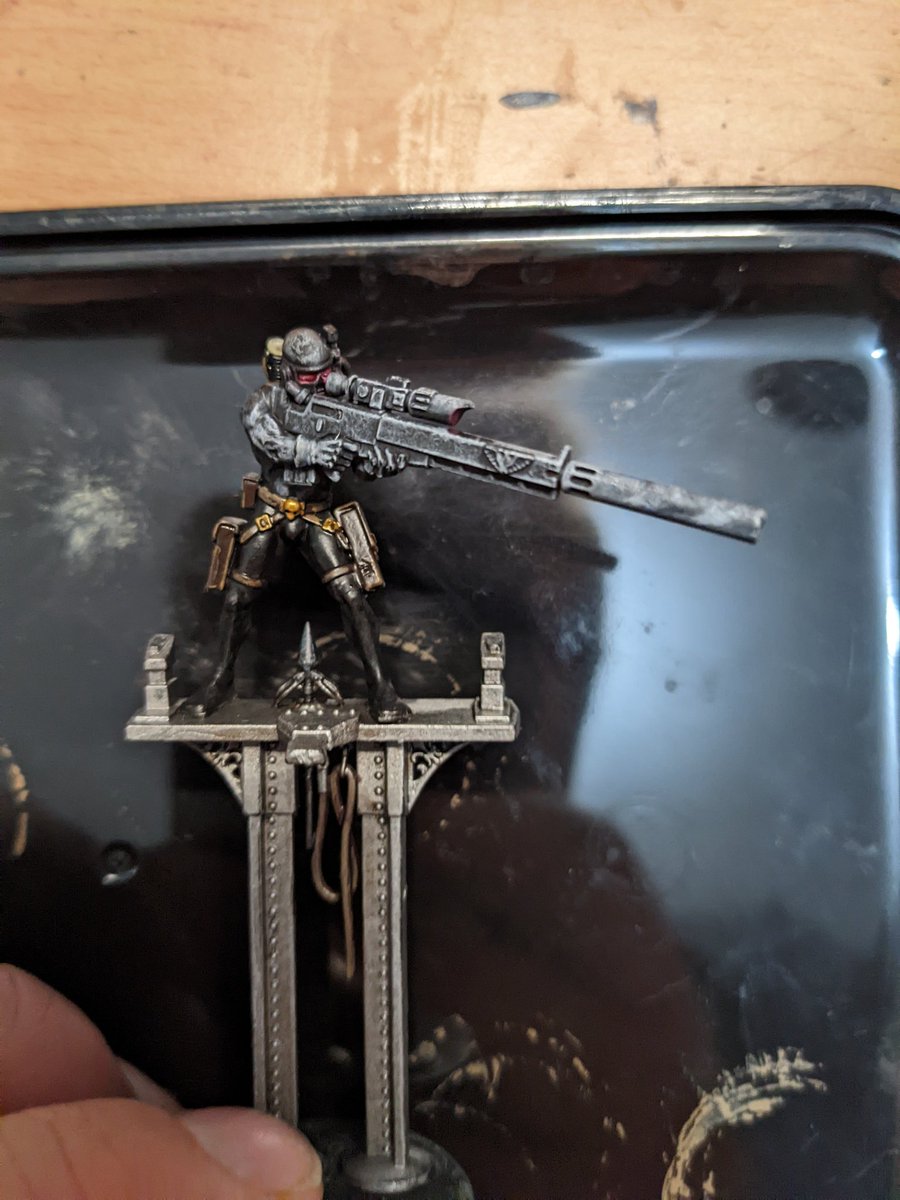 myst_blade's tweet photo. Going for an active Camo type look on him with the top half blending into the statue. 

Still a bit to do but I'm happy so far. https://t.co/qzfstoTMQt