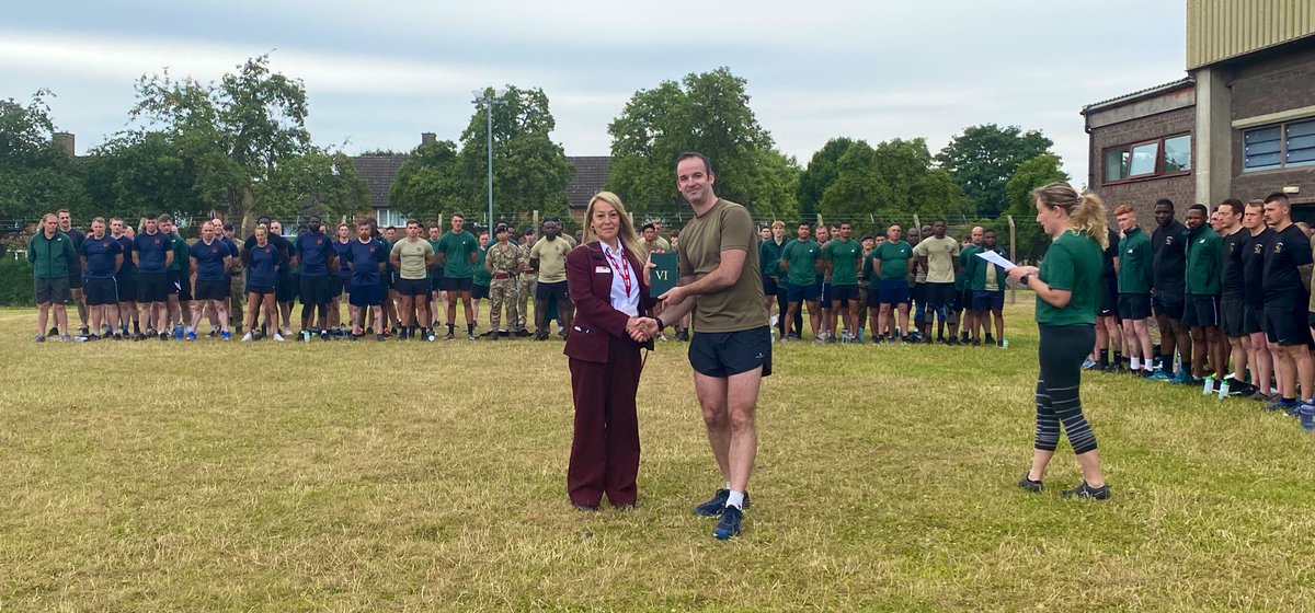 Very proud to present a Regimental Award to Liz from the WRVS to thank her for her outstanding support to the soldiers of 6 Regiment. Friendly, welcoming and fun, Liz works tirelessly to support us. We are all very grateful.