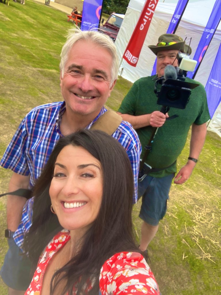 First people I bump into at #GreatYorkshireShow @greatyorkshow @philbodmer @BBCLookNorth
