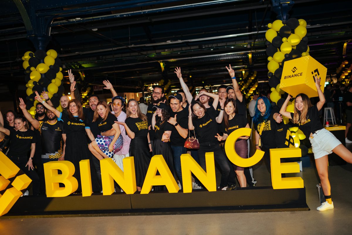 binance's tweet photo. The #BinanceTurns5 celebration in Paris was a blast 🇫🇷
 
We’re grateful for the chance to connect with thousands of community members across a range of activities and talks from the #Binance team during the event.
 
Thanks to everyone who attended in person or on #Binance Live! https://t.co/szITAb9hGF
