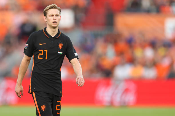 Deal finally getting closer? 👀 Last season stats for Barcelona: • Total Played - 32 • Started - 30 • 85% successful dribbles • 63% total duels won #MUFC | #MUTOUR22 | #FrenkiedeJong