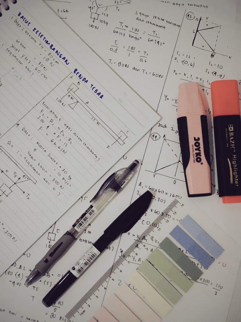 01nanaside's tweet photo. 📂messy'progress*.✧
—12/⁷/22
Hallo selamat malam semua. Hari ini aku udah mulai KBM nih, kalo kalian gimana?
progres hari ini bersama fisika lope—ノ♡
#studytweet #messyprogress #daily https://t.co/9MxKjYfZgf