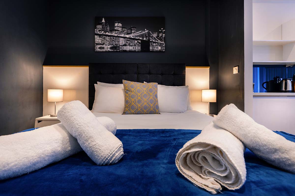 CitystopGroup's tweet photo. Situated in the heart of Liverpool, our apartments are the perfect choice for your trip in the city!

Find out more⁣⁣⁣⁣⁣⁣⁣⁣⁣⁣⁣⁣
⁣⁣⁣⁣⁣⁣⁣⁣⁣⁣⁣⁣https://t.co/xgUe60Mu0X

#citystop #citystopgroup #citystopapartments #liverpool #hotel #hospitality #hotellife https://t.co/6OUDAh0Rfi