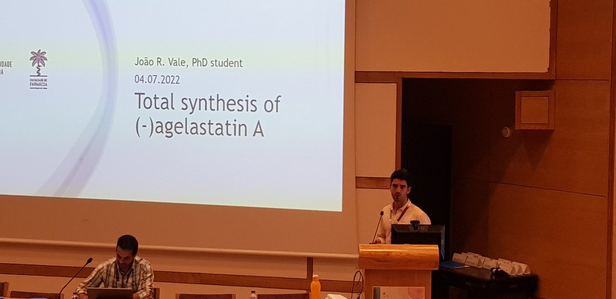 Biomass4Synthon's tweet photo. Last week, we participated at the @iMedULisboa meeting. 
➡️PhD student J. Vale gave an oral communication on his work done under the supervision of Carlos Afonso
➡️@FilipaSiopa chaired one of the conference sessions
➡️Reamining members from CA lab contributed with posters https://t.co/hVN1wWWx9a
