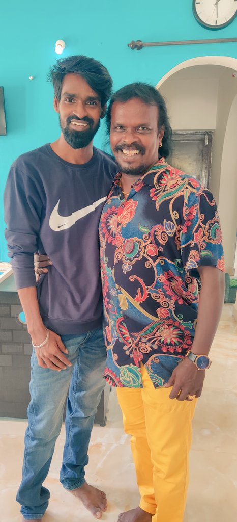 actormadhan's tweet photo. அன்பு அண்ணன் அந்தோணி தாசன் உடன் சிறப்பான சந்திப்பு ♥️✨
#darlingmovie #darlingmadhan #actormadhan #actormadhangopal https://t.co/fSFRQkJ5l2