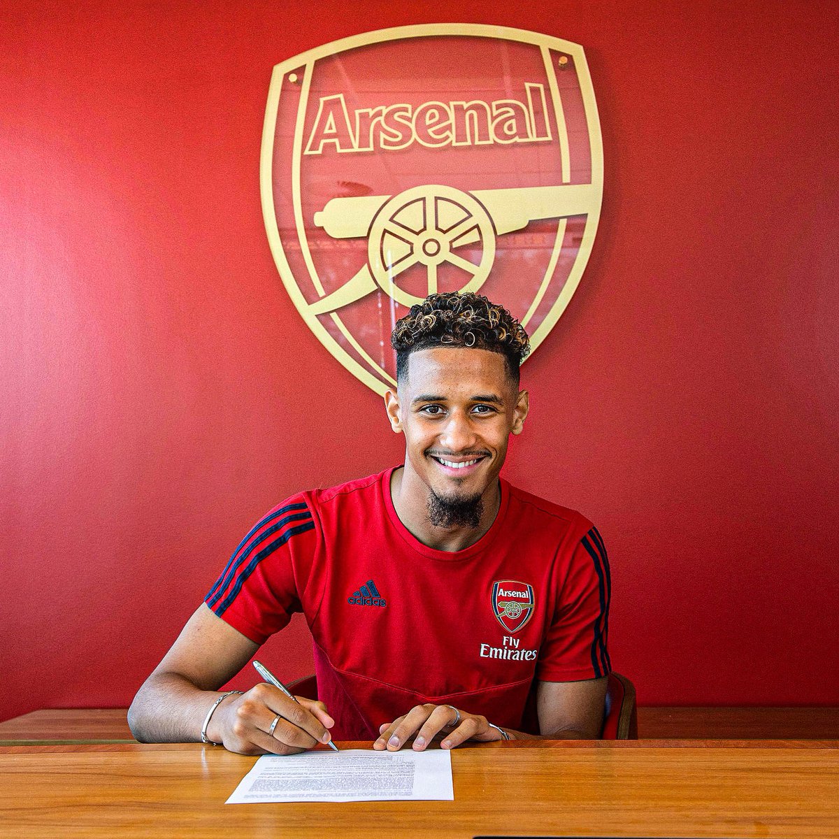 New contract pending…🇫🇷📝🔜🔴⚪️