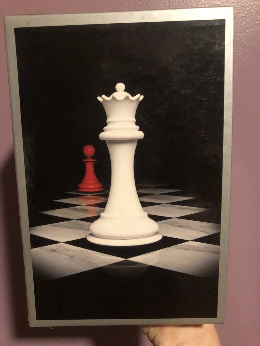riddledelidayph's tweet photo. ❗️wts | lfb❗️
Twilight Saga Collection with postcards
-650php
-paperback
-inclusions: package box, 4 books, postcards
#twilight #newmoon #eclipse #breakingdawn #stepheniemeyer #books https://t.co/wSFN8lUYz5
