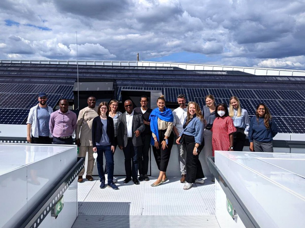 IKEM_Berlin's tweet photo. Die #IKEMAcademy2022 hat begonnen! 🌱🌍 Zum Auftakt der diesjährigen Ausgabe haben die Teilnehmer:innen gestern alles über Energieutopien gelernt und das @FuturiumD besucht. Wir freuen uns schon sehr auf die kommenden Tage dieser spannenden Woche! https://t.co/ATJxWaUUVY