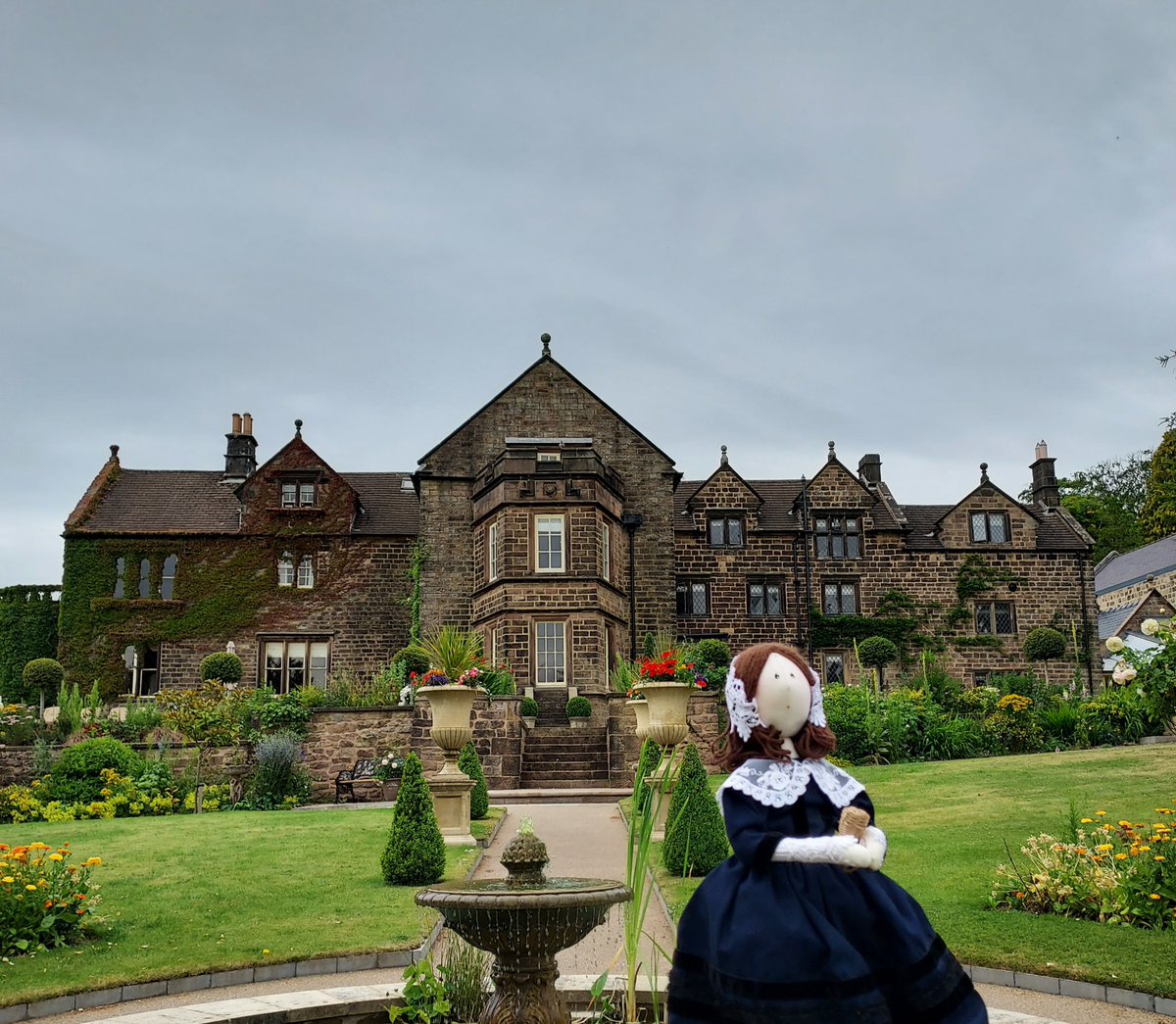 FlorencesLondon's tweet photo. Florence had a lovely morning revisiting her family home & childhood bedroom at Lea Hurst in Debyshire. You too can stay in Florence's bedroom- check out their website https://t.co/b7J0zULc61 #FlosTravels #Derbyshire #flocations https://t.co/WqEH7jrIwu