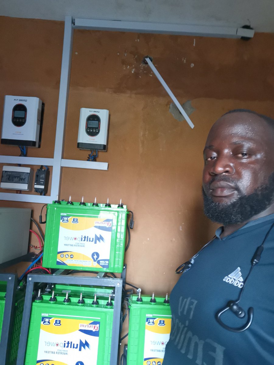 apexedgeltd's tweet photo. 10kva 48volt hybrid storage solar inverter system at Kwara State University business school, Ilorin. You can DM us for more enquiries. https://t.co/9mmZjeOb5o
