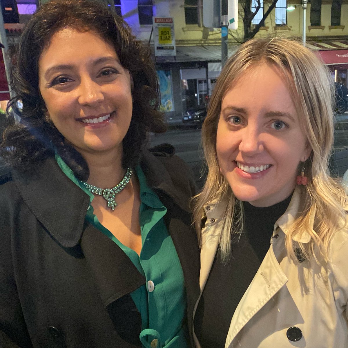 My incredible friend and one of the most inspiring women in medicine <a href="/NeelaJan/">Dr Neela Janakiramanan</a> wrote a book and you absolutely must read it. Im so proud of you Neela! Happy book launch day!

The book: booktopia.com.au/the-registrar-…