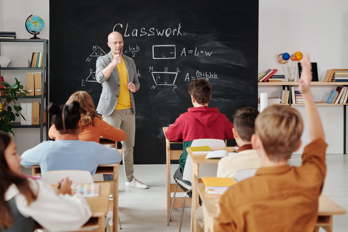 OnlinePct's tweet photo. Do you know that Kelly's repertoire grid can be used in different contexts other than psychotherapy, such as school? In this research, the authors established a reliable way to elicit and categorize teachers’ constructs about their pupils. To learn more: https://t.co/TkcSQzG3Ko https://t.co/8oVBVlDVz0