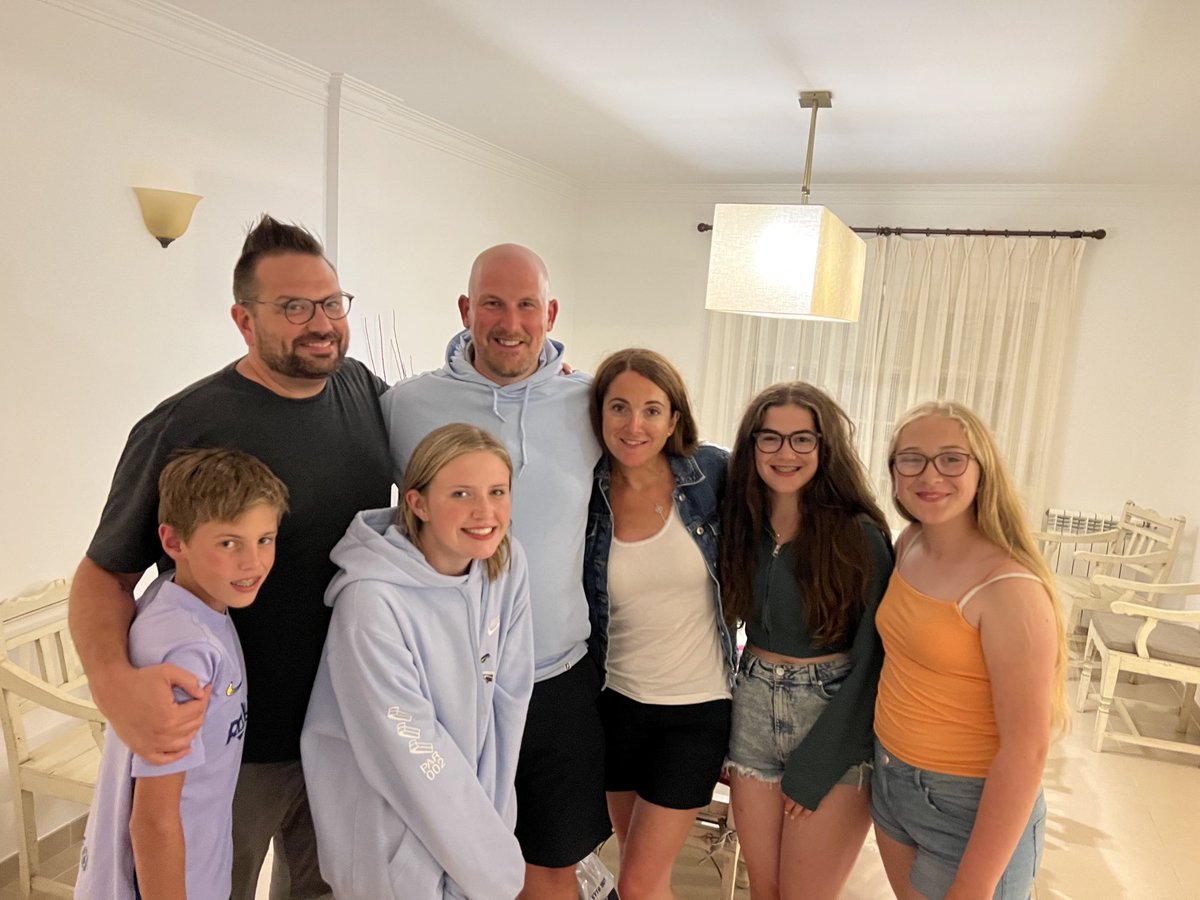 Great friends are great friends even when separated by an ocean, a pandemic and 2 years apart. ⁦<a href="/sjl1978/">Stuart Lindsay</a>⁩