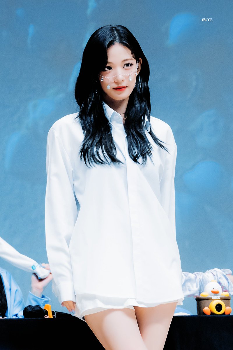sw_chaeyoung's tweet photo. 220707 HQ

#프로미스나인  #이채영
#fromis_9 https://t.co/P6VLDbMJwA
