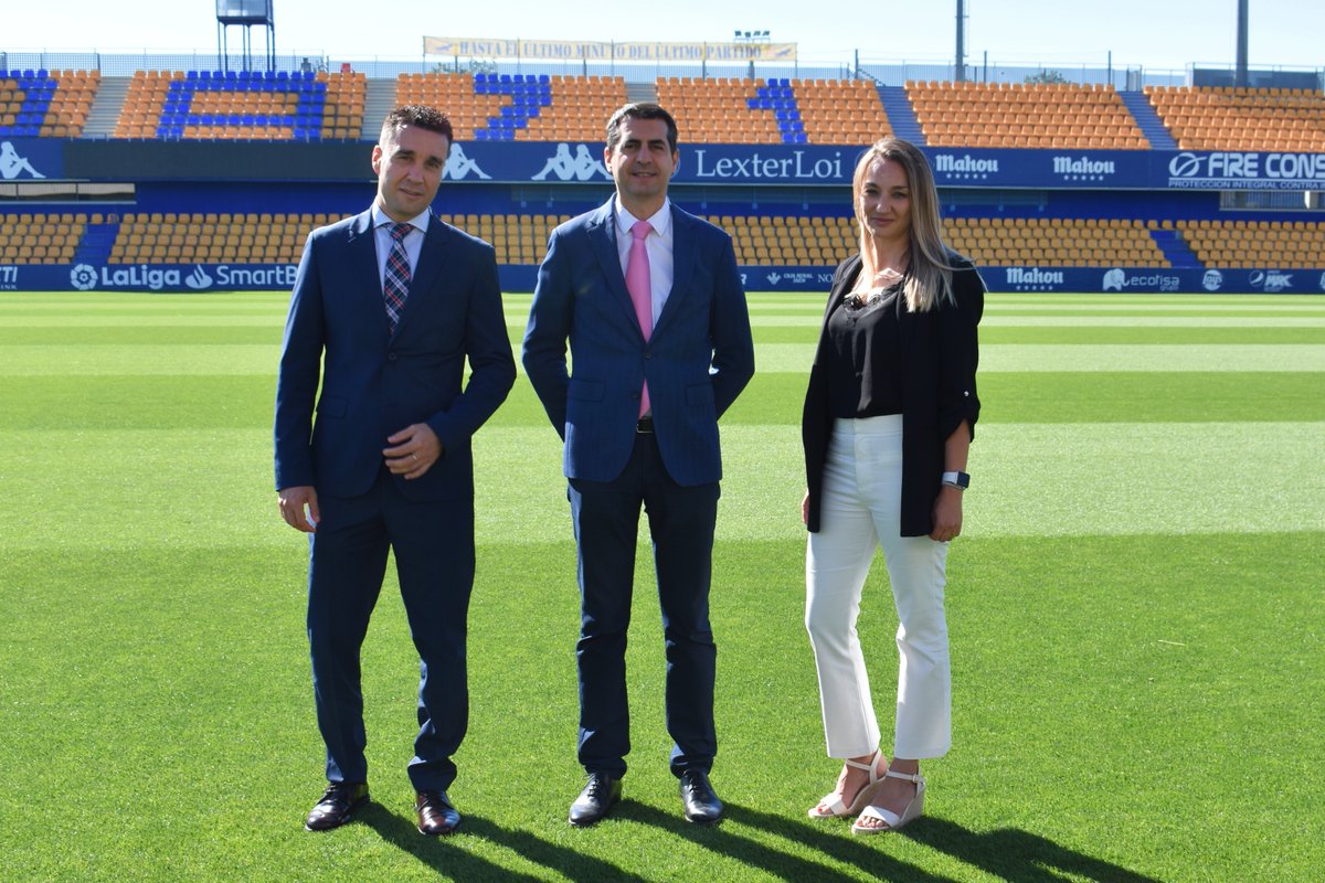AD_Alcorcon's tweet photo. RENOVACIÓN PATROCINIO| 🤝
🗣️ @LEXTERLOI amplía su acuerdo de patrocinio para la temporada 2022-23 ➡️ https://t.co/df9PUTjDz8 😄.
Muchas gracias por vuestra confianza y colaboración, amigos!! 👏. https://t.co/KhQdMe9sSO