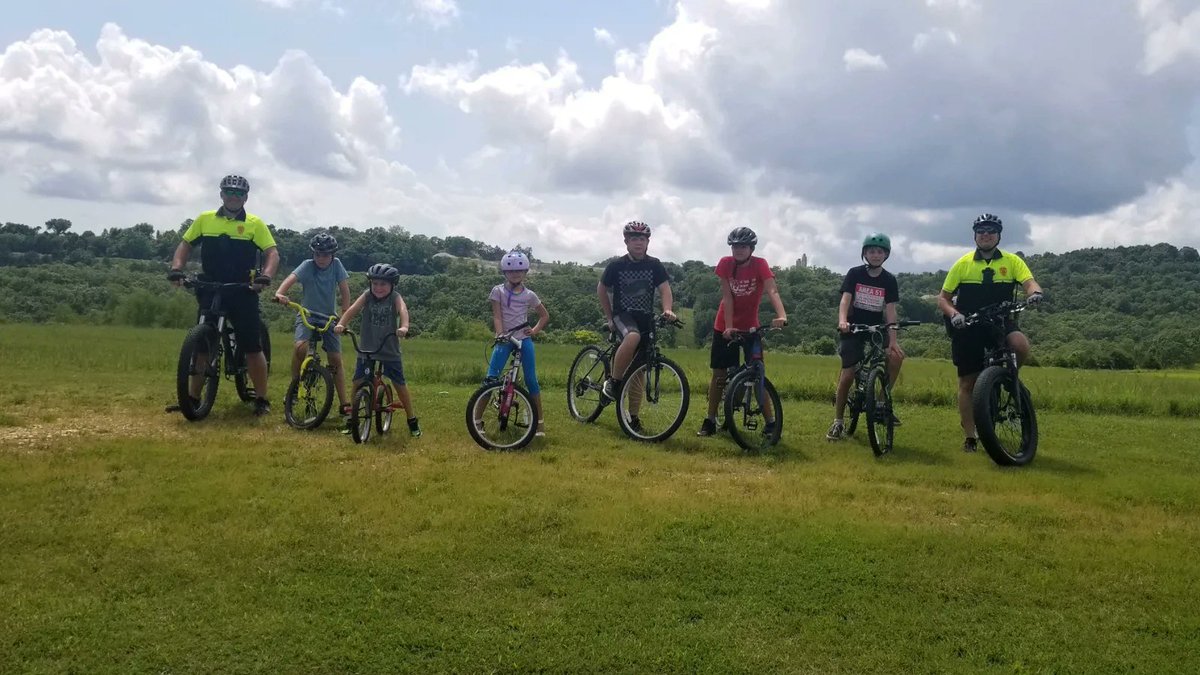 tripsforkids's tweet photo. Branson Parks &amp; Recreation in Branson, Missouri just started its Trips for Kids rides program in 2021. We were able to send them a new fleet of bikes last month from our sponsor @Giantbicyclesusa to help them get more #buttsonbikes this year. #morekidsonbikes in Branson, MO! https://t.co/Dk360CHgNm
