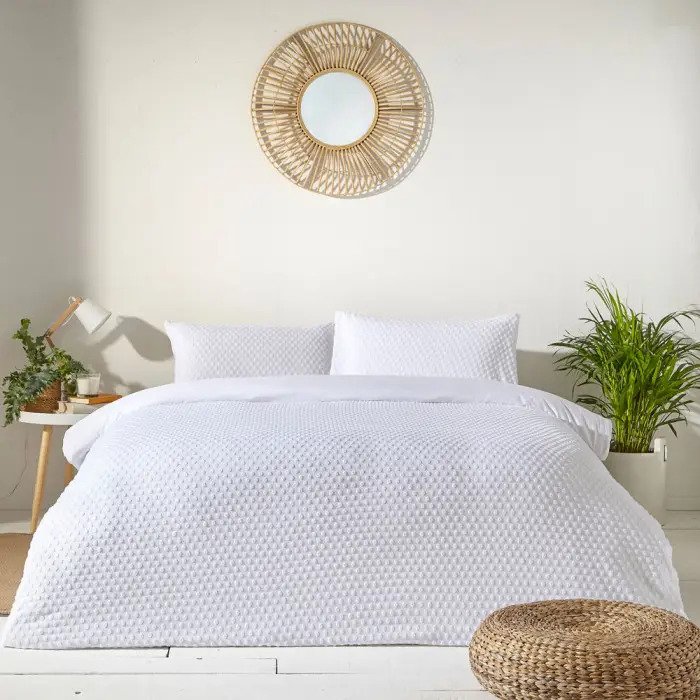 linenslimited's tweet photo. It’s #NationalDayofSimplicity!

To celebrate, we’re taking it back to basics with a selection of our favourite simplistic designs! 

Shop now: https://t.co/4Jn12JfKGs https://t.co/FSrDmT1QRF