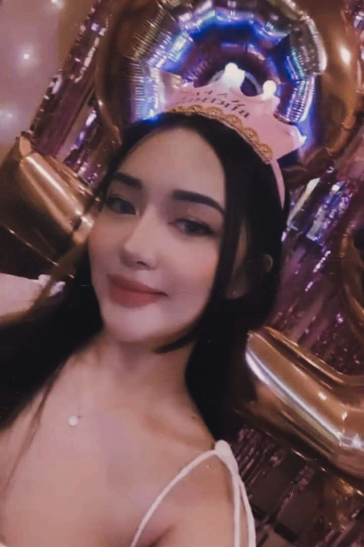 luvsiyya's tweet photo. Birthday girl💗

HAPPY IYYA DAY

#AndreaAngeles https://t.co/MTBosMDt33