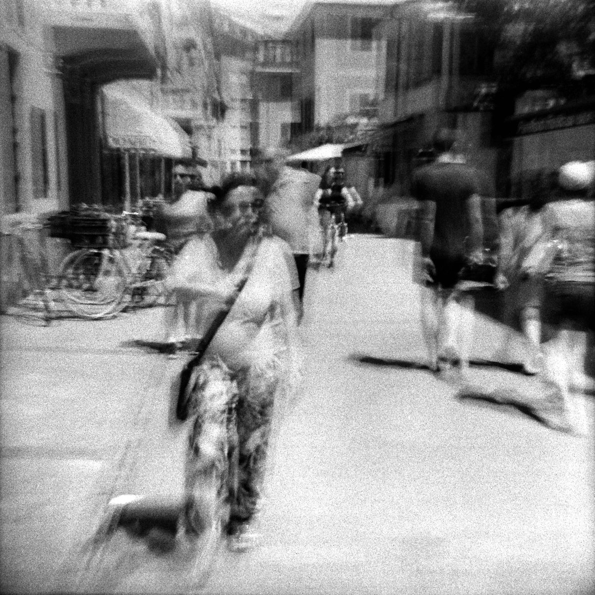 johbeil's tweet photo. Cinque Terre - some photos with the Diana F+ on Foma 400 #diana #heylomography #mediumformat #blackandwhite #cinqueterre #bnw #believeinfilm #shittycamera #toycamera #lofi #foma #foma400 #travel #italy #liguria #streetphotography https://t.co/PoLUj2XEPp