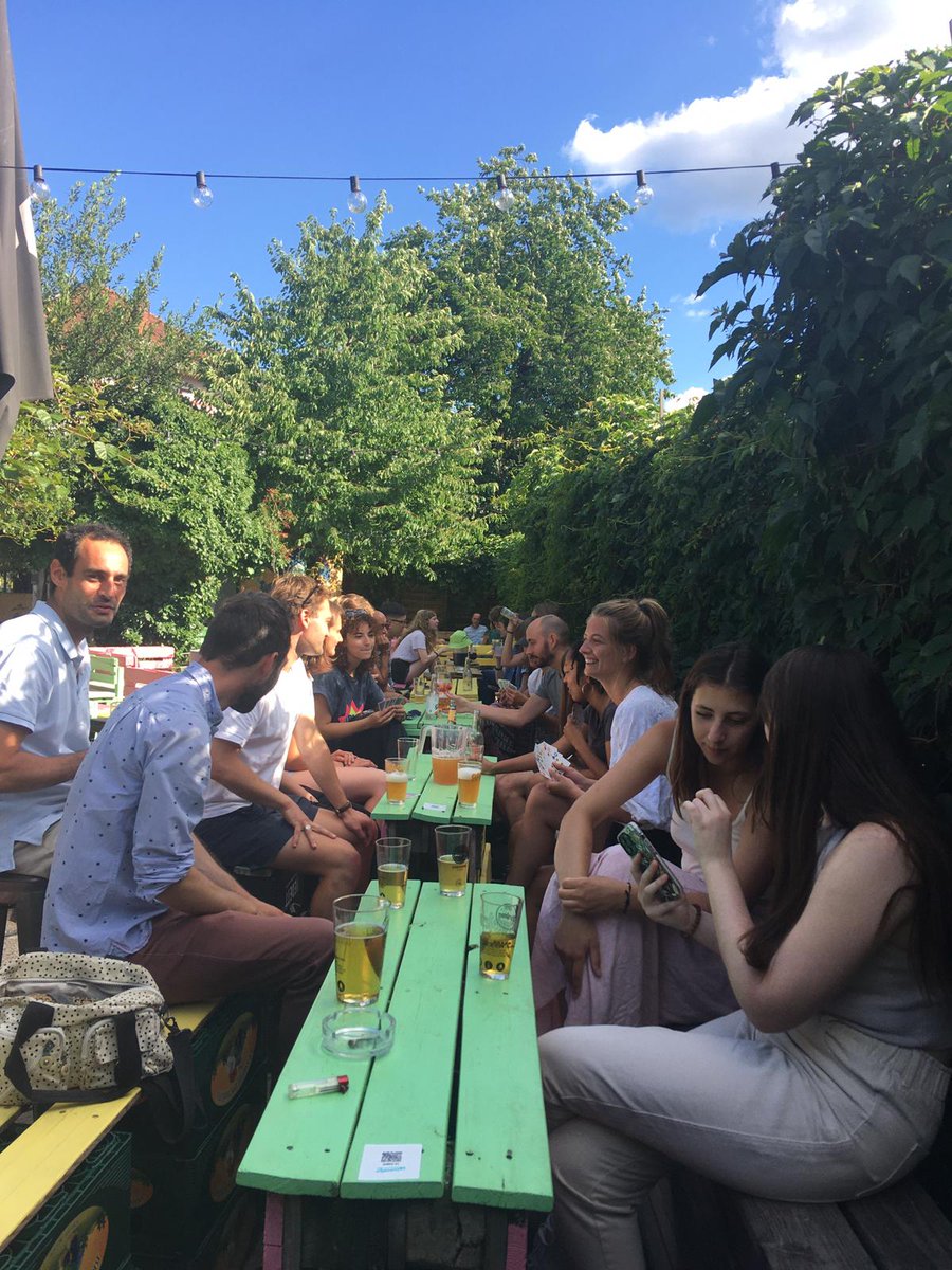 IFALPES's tweet photo. La semaine dernière nous sommes allés prendre un verre au Woodstock en fin de semaine 🍹
C'est un bon moyen de se rencontrer entre étudiants et de se détendre après les cours de français 😎

#Ifalpes #Annecy #woodstockannecy https://t.co/KAaAoRDGAm