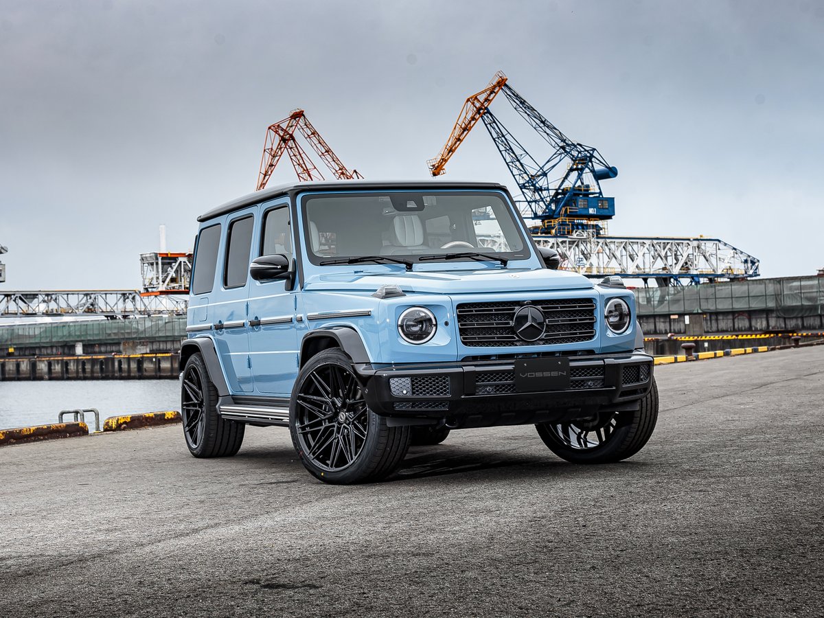 VOSSEN_JAPAN's tweet photo. G400d manufaktur Edition x HF7 23" Super Deep
前後スーパーディープが履けるジャストな専用サイズ設定。
ブレーキの見え方も程よく、トータルバランスに優れた組み合わせ!
#VOSSEN #VOSSENJAPAN #gclass #HF7 #Mercedes #Gクラス #manufakturEdition #G400d https://t.co/A2TB66Ohup