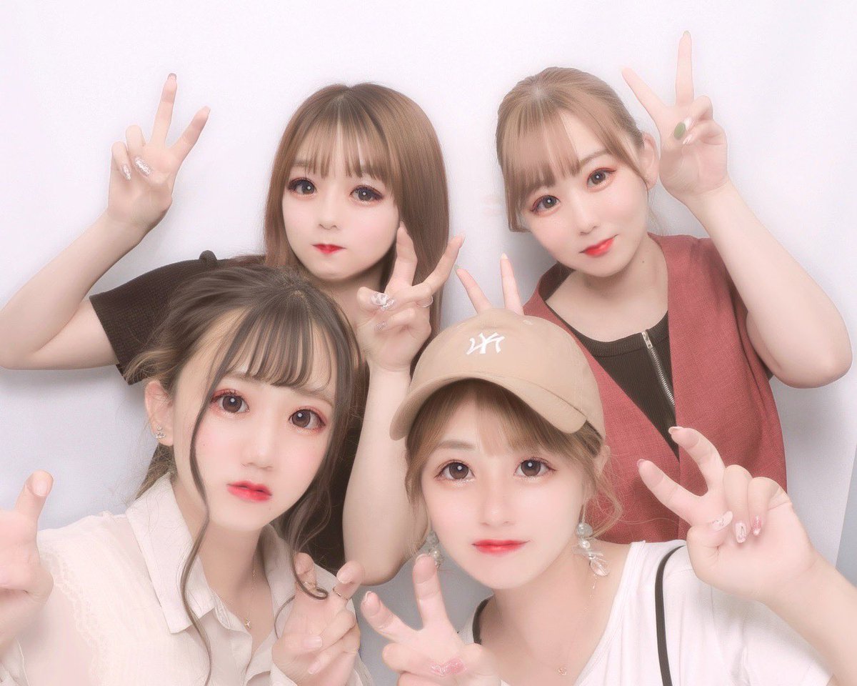 n____ricchan24's tweet photo. 全員住んでるところ遠いのに来月も会うの笑う😂

安定に楽しかった～らぶー！🥰 https://t.co/7QqSuTAUvt