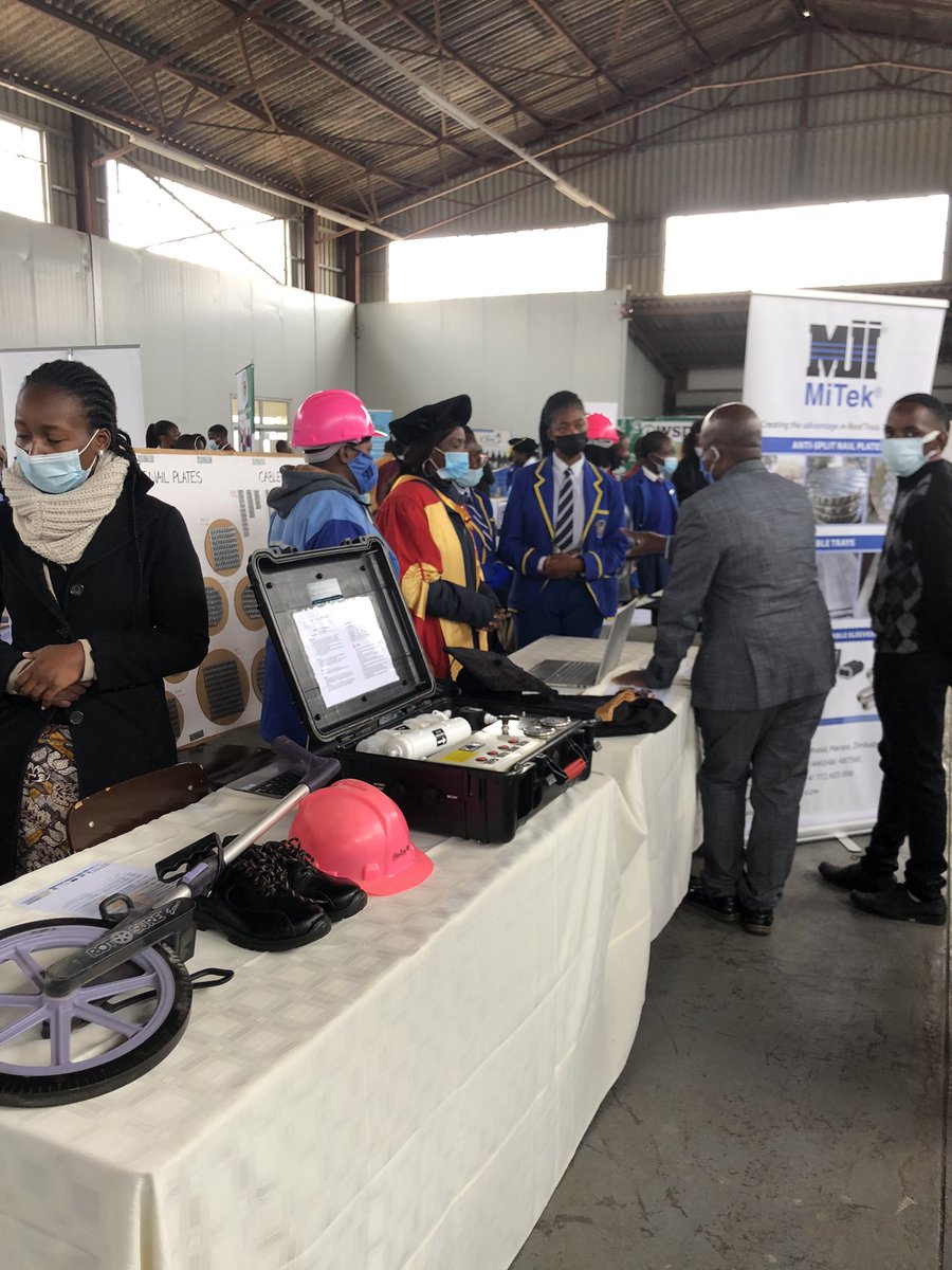 ElevateTrust's tweet photo. It was this time two weeks ago that we had our first ever annual Africa STEM Career Fair with the help of our generous sponsors!! With the attendance of over 300 students and we are hopeful for the fairs to come ❗️🔬#Sicelodube #stempays https://t.co/hKCJNcpnWd