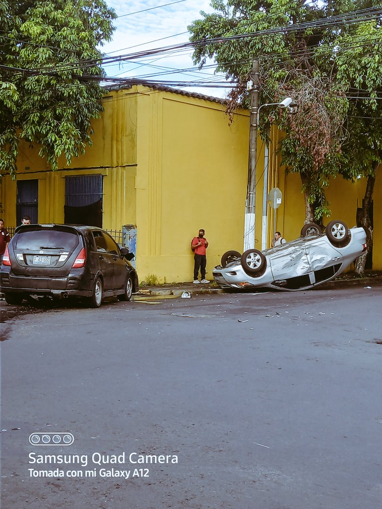 <a href="/ddovia/">#Dandovía</a> #Precaución #AccidenteVial Sobre Av. España y 25 Calle Oriente