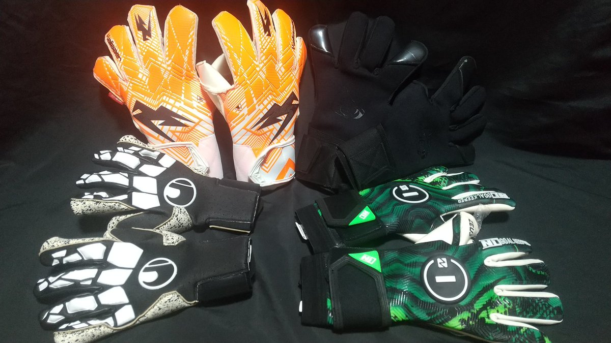 GKGManiax's tweet photo. グローブ買い過ぎ🧤
カリアーはもう撮影したんで次回レビューはカリアーなんですがその後はどうしよう。どれが見たいですか?
#ゴールキーパー
#キーパーグローブ
#キーパーグローブレビュー
#kaliaaer
#pwrlite
#ポルテーロ
#モデロアビエルト
#n1goalkeepergloves
#zeus
#uhlsport
#hyperact https://t.co/3goL0w2JmE