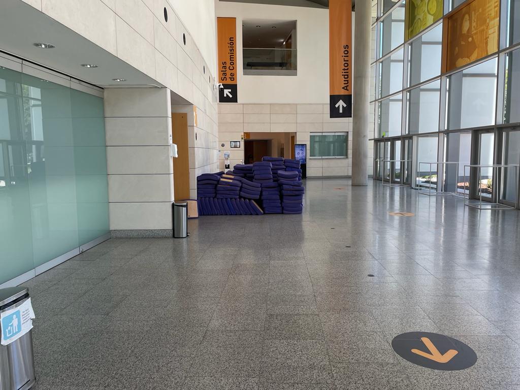 SylviaAndres's tweet photo. 🔛Empieza el desmontaje de las butacas de los auditorios 1 y 2 del @PalcongresVLC. 2⃣4⃣ años de uso. 2'3 millones de asistentes desde que inauguramos en 1998. ¡Es su momento! +Información: https://t.co/qbQqdJW9DH @ibv_org @AscenderSeating
 #València https://t.co/UUkAYookCR