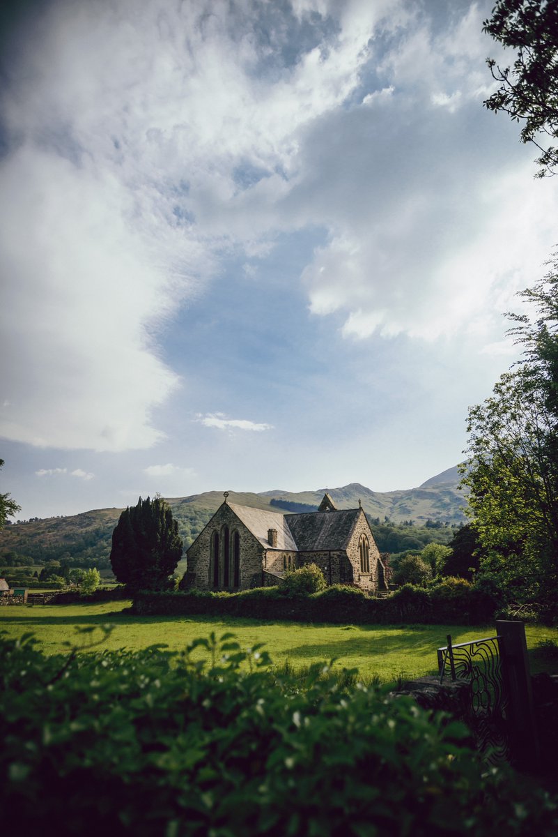 holidayfoxuk's tweet photo. 🎞Photo of the Week 🎞
Stunning view in Wales - makes us want to go for a countryside wander!🥾
📸 - Jose Llamas
#photography #pootd #pootw #landscape #church #Wales #Views #countryside https://t.co/cUB3EEqAYA