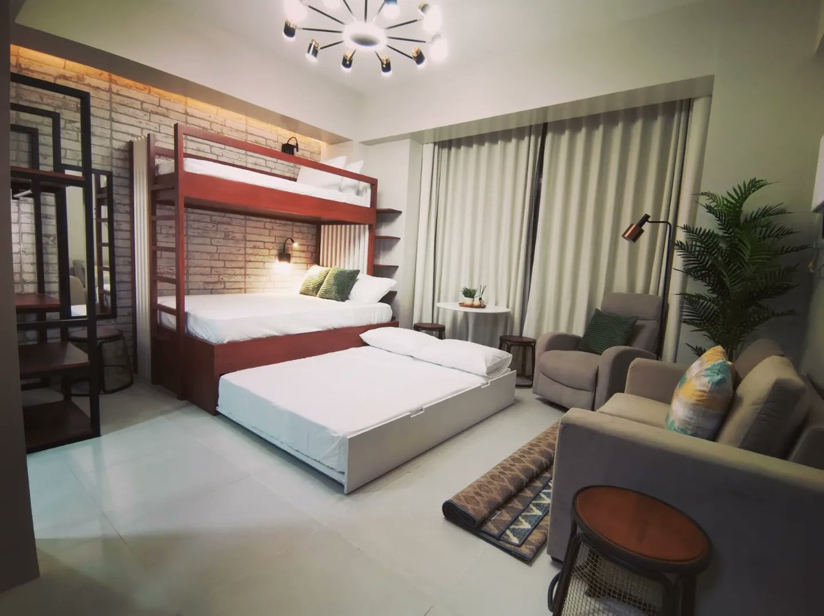 chitomirandajr's tweet photo. Meron kaming isang studio type na good for 4 (5k per night), at isang 2 bedroom unit na good for 7 to 9 (12k per night)

For inquiries and reservations, pls call, text, or send a viber message to  09171291017 or 09171490525 😊👍🏻 https://t.co/06L9P72uAB