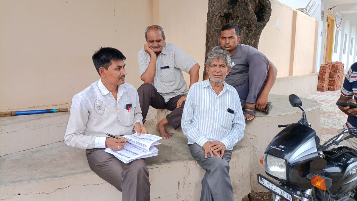 aero22visnagar's tweet photo. 22 Visnagar AC  
#house to house Visit by BLO # https://t.co/Uhwkw9lrne