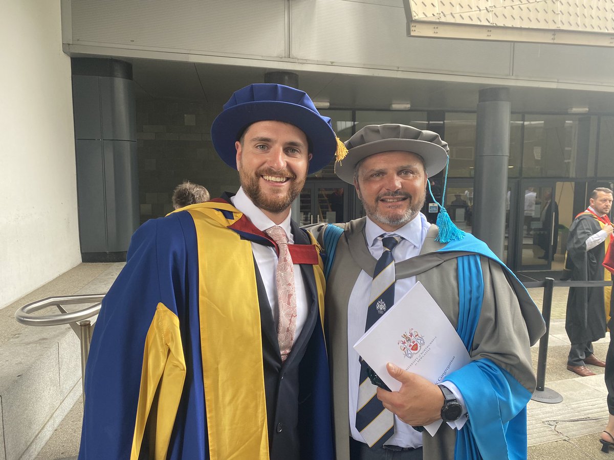 Many congratulations to @AlexAnast_90 on his Doctoral graduation today. Delighted for his achievement and proud to be play a part of the work he delivered so brilliantly to make a change @BritishSailing @eis2win @NUSportEx #proudsupervisormoment