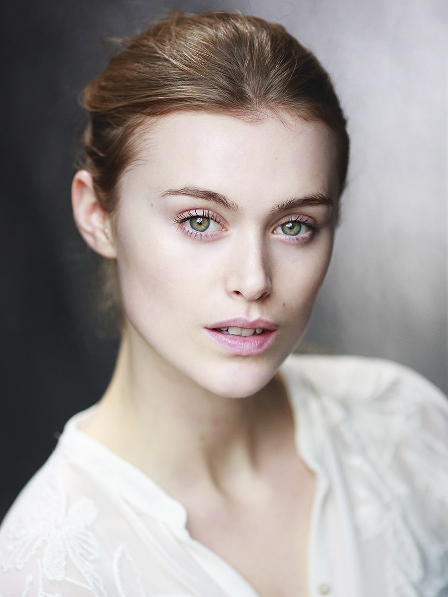 TwoUkrainian's tweet photo. Cast announced for Take the Rubbish Out, Sasha by  Natal’ya Vorozhbit! It will star Alan Cox (RSC, Hampstead Theatre, The Bill, The Good Wife), Issy Knowles (Model Behaviour, Chasing Ghosts) and Amanda Ryan (Poldark, Elizabeth I, Shameless) Tickets here: https://t.co/KZfVav3qLo https://t.co/02fpV83iTL